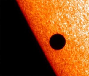 Venus' silhouette against the sun © Hinode JAXA/NASA/PPARC