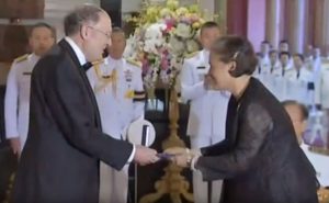 Sir Gregory receives the award from HRH Princess Maha Chakri Sirindhorn